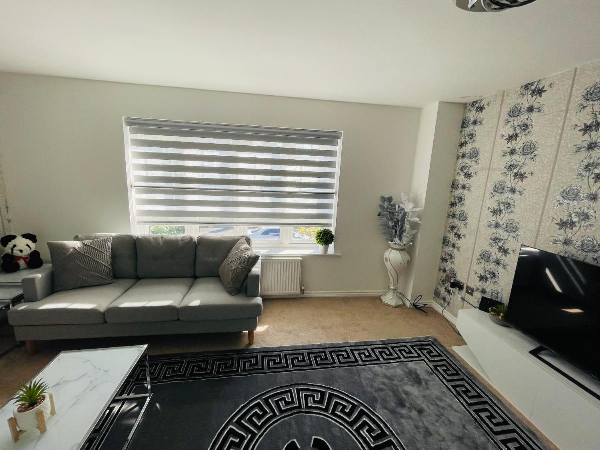 Watan Cottage - Spacious 3 Bedrooms Entire House With Beautiful Outdoor Garden Manchester Extérieur photo